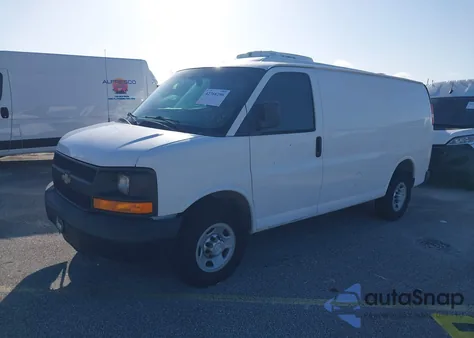 2015 Chevrolet Express 2500 Work Van z USA, uszkodzony, nr VIN 1GCWGFCF0F1109375